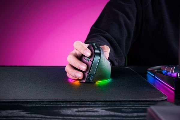 Razer Mouse Pro Click V2, USB-A/WL/BT, Vertical Ed., black